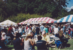 �ǂ̃u�[�X���l�����Ă��܂�