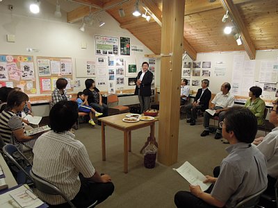 NPO������񔭕\�W�w���΂���NPO�J�t�F2011���ā��x