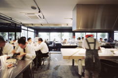 �X���̗l�q