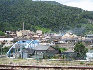 神岡鉱業(株)の亜鉛精錬工場